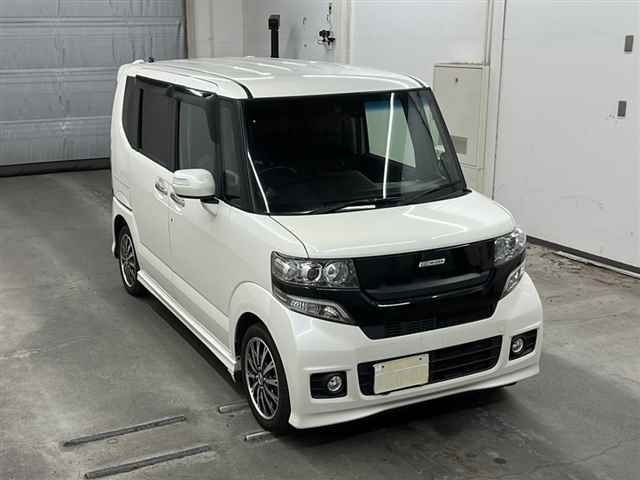 240 Honda N box JF2 2015 г. (MIRIVE Saitama)